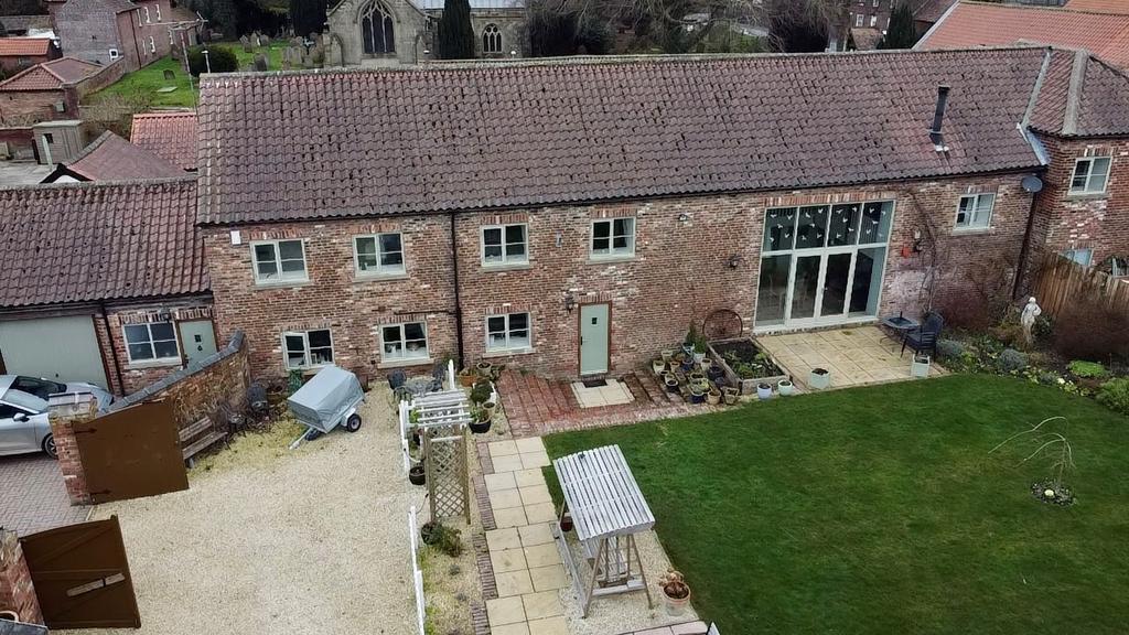 Pulham Lane, Wetwang, Driffield, YO25 4 bed barn conversion £695,000