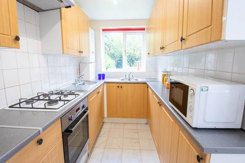 1 bedroom in a house share to rent, Clifton Gardens, Canterbury, Kent