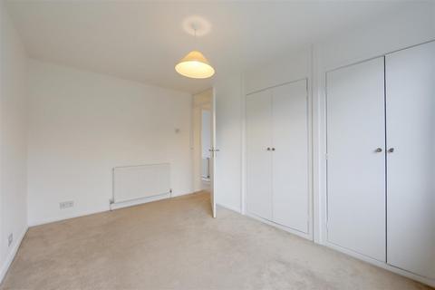51 Burnt Ash Road, London, SE12 8RF