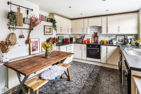 88 Crouch House Road, Edenbridge, TN8 5EP