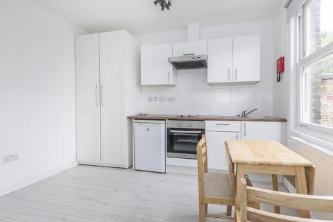 Studio to rent, Warwick Road, , London  SW5