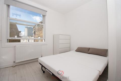 Studio to rent, Warwick Road, , London  SW5