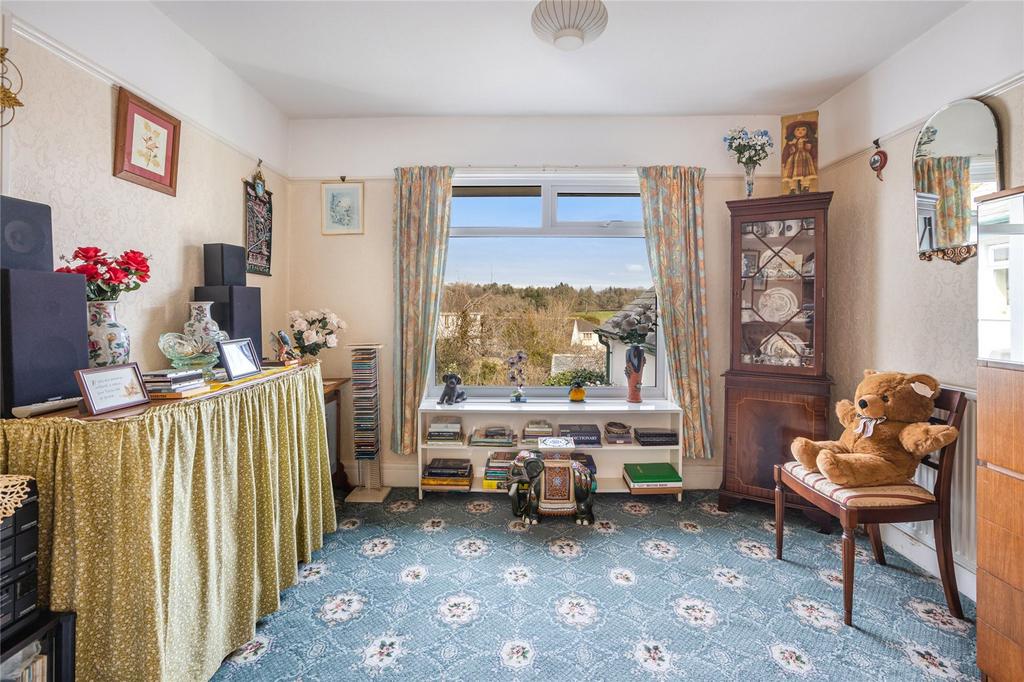 Follaton, Plymouth Road, Totnes, Devon, TQ9 1 bed bungalow for sale £