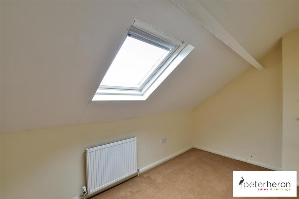 Bedroom 2 (rear)