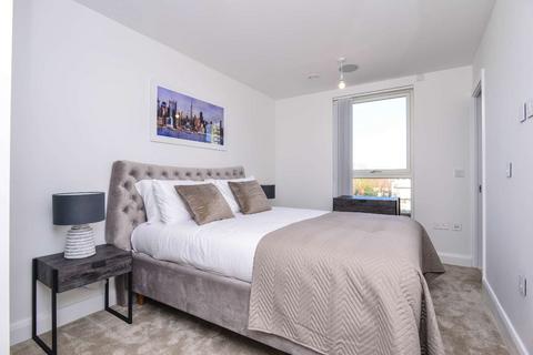 2 bedroom flat to rent, 196 Wornington Road, North Kensington, London