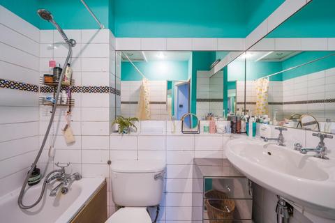 Flat 4, 248 Battersea Park Road, London, SW11 3BP