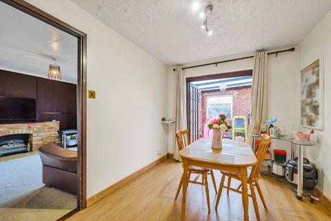 1 Tovil Close, London, SE20 8SY