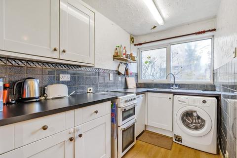 1 Tovil Close, London, SE20 8SY