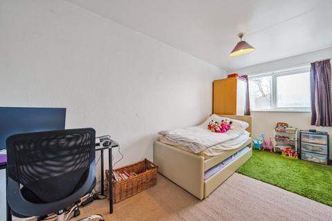 1 Tovil Close, London, SE20 8SY