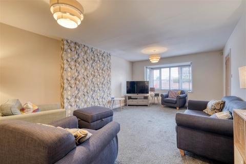 30 The Flats, Bromsgrove, B61 8LE