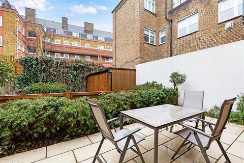 3 bedroom flat for sale, Vicarage Crescent, SW11