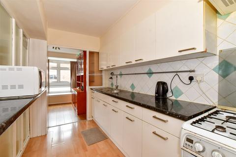 2 bedroom flat for sale, Maresfield, Croydon, Surrey