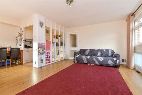 2 bedroom flat for sale, Maresfield, Croydon, Surrey