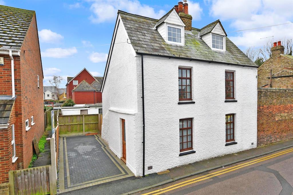 Victoria Road, Broadstairs, Kent 5 bed detached house £550,000