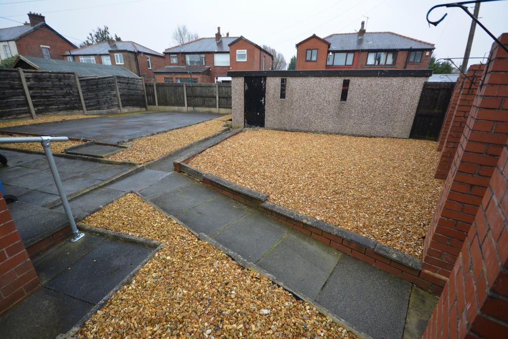 Rear Garden &#43; Garage