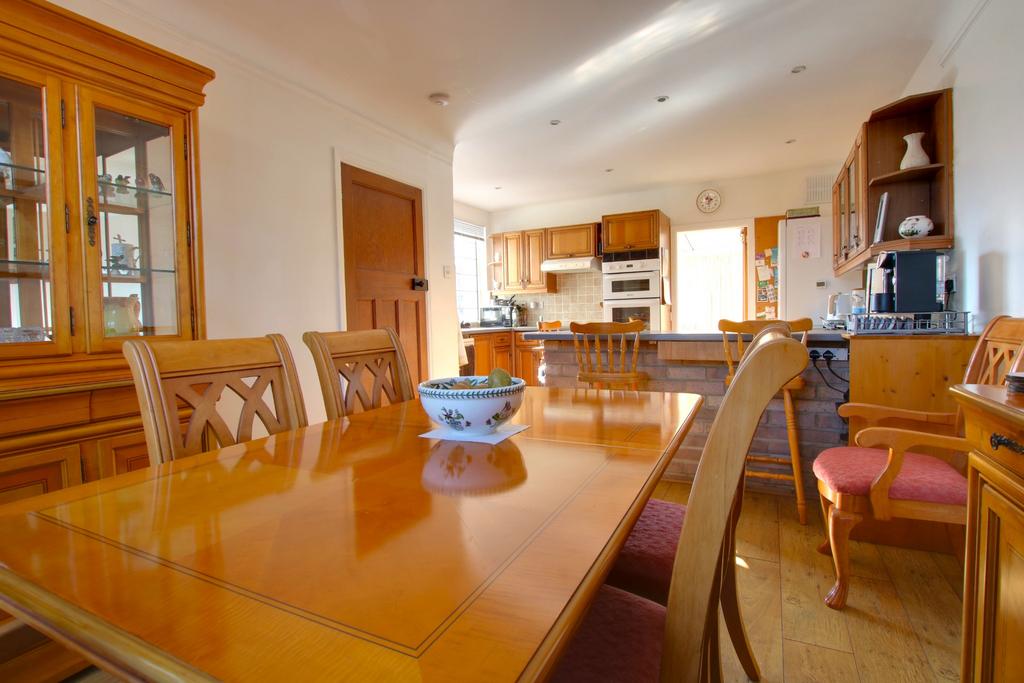 House in Southampton - More