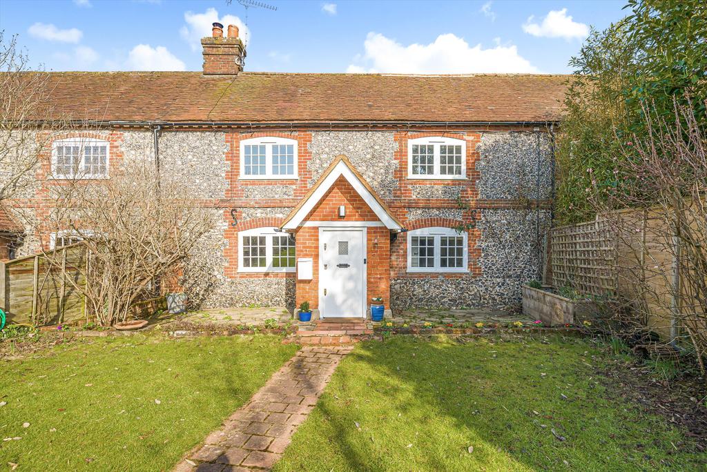 Russells Water, HenleyonThames, Oxfordshire, RG9 3 bed terraced house