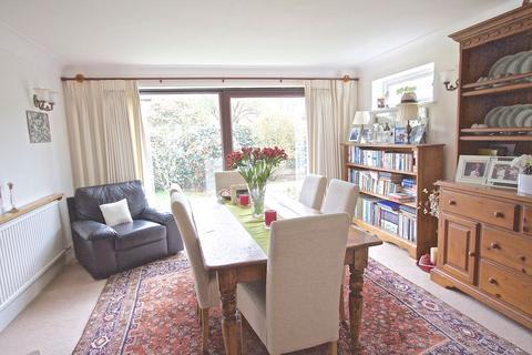 4 bedroom detached house to rent - Musters Crescent, West Bridgford, Nottingham NG2 7DS