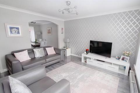 22 Ashley Rise, Alexandria, G83 9NL