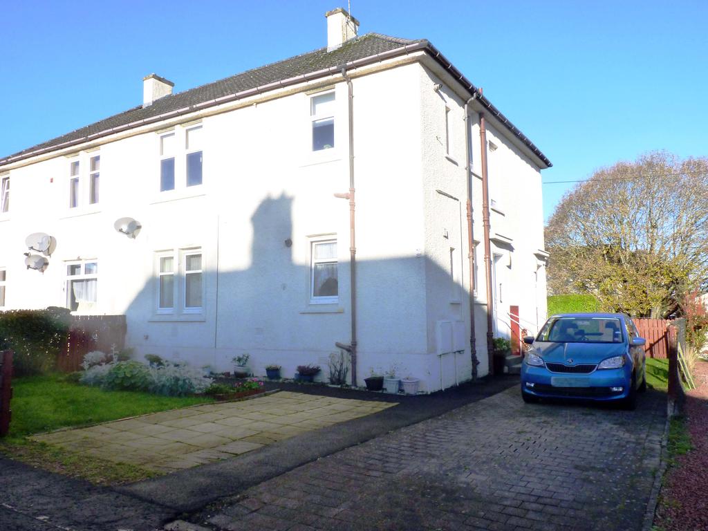 Kirktonholme Road, East Kilbride G74 2 bed flat £112,000