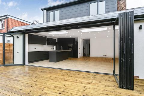 24 Glasbrook Avenue, Twickenham, TW2 6AH