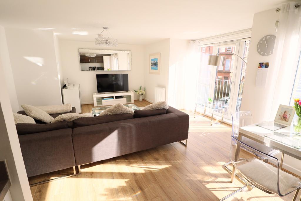 Lounge 1