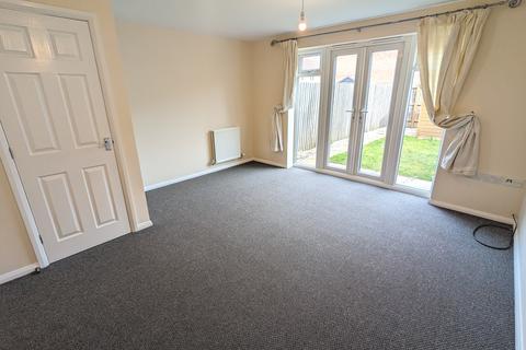 2 bedroom terraced house to rent, Hudson Way, Grantham, NG31