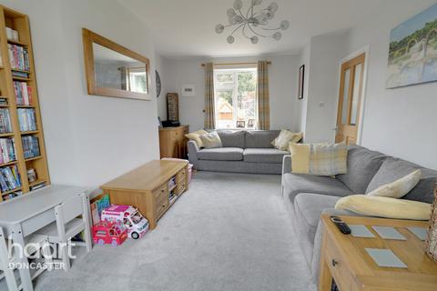 82 Briar Road, Armthorpe, Doncaster, DN3 2DN