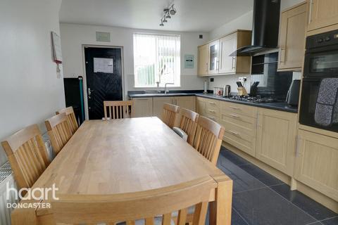 82 Briar Road, Armthorpe, Doncaster, DN3 2DN