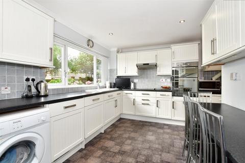 3 Barley Close, Martin Mill, Dover, CT15 5LD