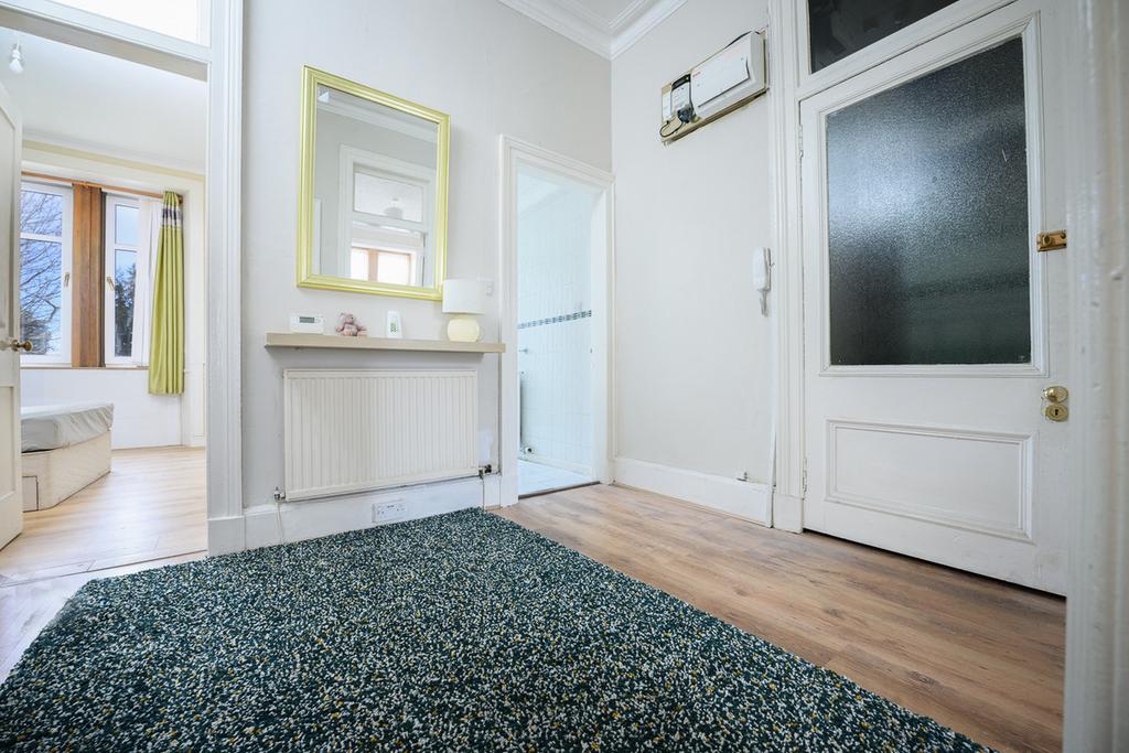Brougham Street, Greenock, PA16 2 bed flat £550 pcm (£127 pw)