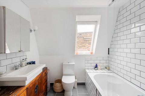 2 bedroom flat for sale - Cornwall Crescent, London W11