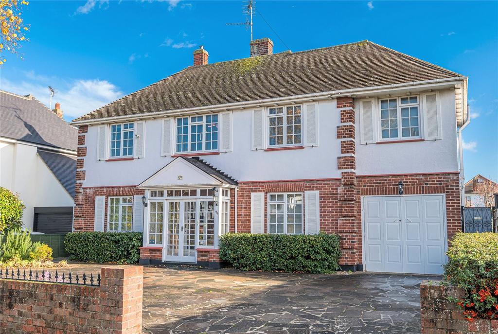 The Broadway, Thorpe Bay, Essex, SS1 4 bed detached house for sale £