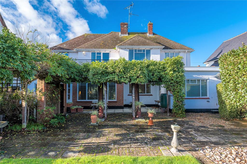 The Broadway, Thorpe Bay, Essex, SS1 4 bed detached house for sale £
