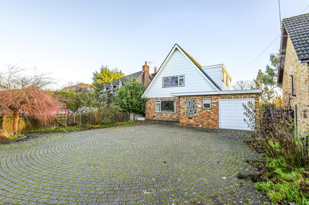Wraysbury, StainesUponThames, TW19 3 bed detached house for sale £