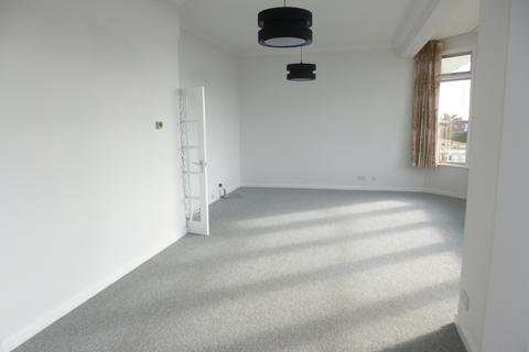 2 bedroom flat to rent - The Leas, Westcliff-on-Sea, SS0