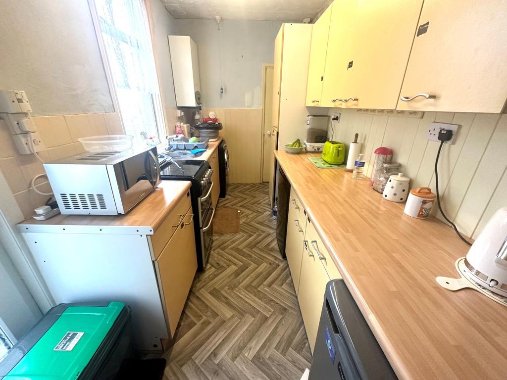 Spencer Road, Luton 2 bed terraced house £225,000