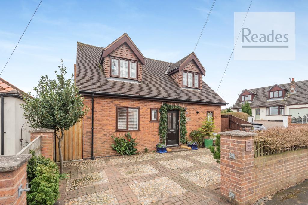 Moorfield Road, Hawarden CH5 3 3 bed detached house for sale £300,000