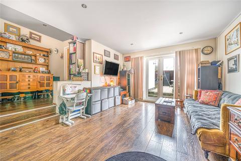 3 bedroom end of terrace house for sale - Chase Road, Southgate, London, N14