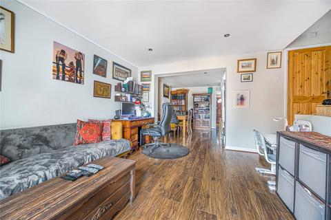 3 bedroom end of terrace house for sale - Chase Road, Southgate, London, N14