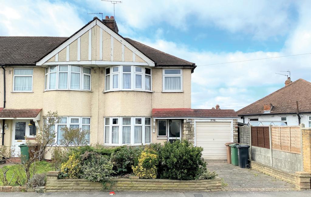 238 Hall Lane, Chingford 3 bed end of terrace house £250,000