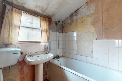 37 West Road, London, E15 3PX
