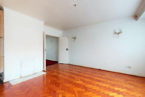 22 Dunheved Close, Thornton Heath, CR7 6AQ