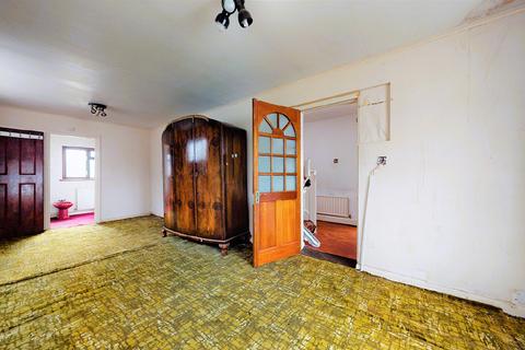 22 Dunheved Close, Thornton Heath, CR7 6AQ