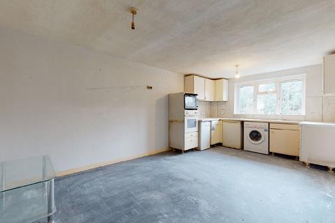 8 Burness Close, Uxbridge, UB8 2PZ