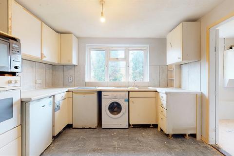 8 Burness Close, Uxbridge, UB8 2PZ