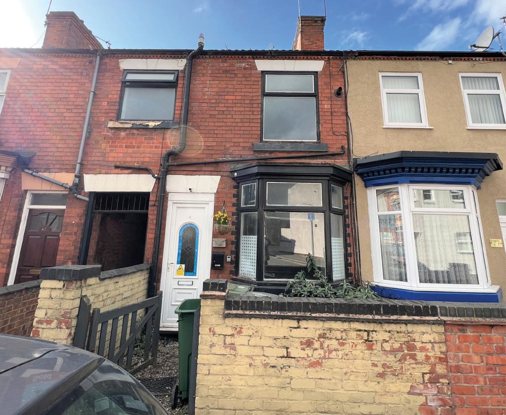 39 Kirkhill, Shepshed, Loughborough 2 bed terraced house £50,000
