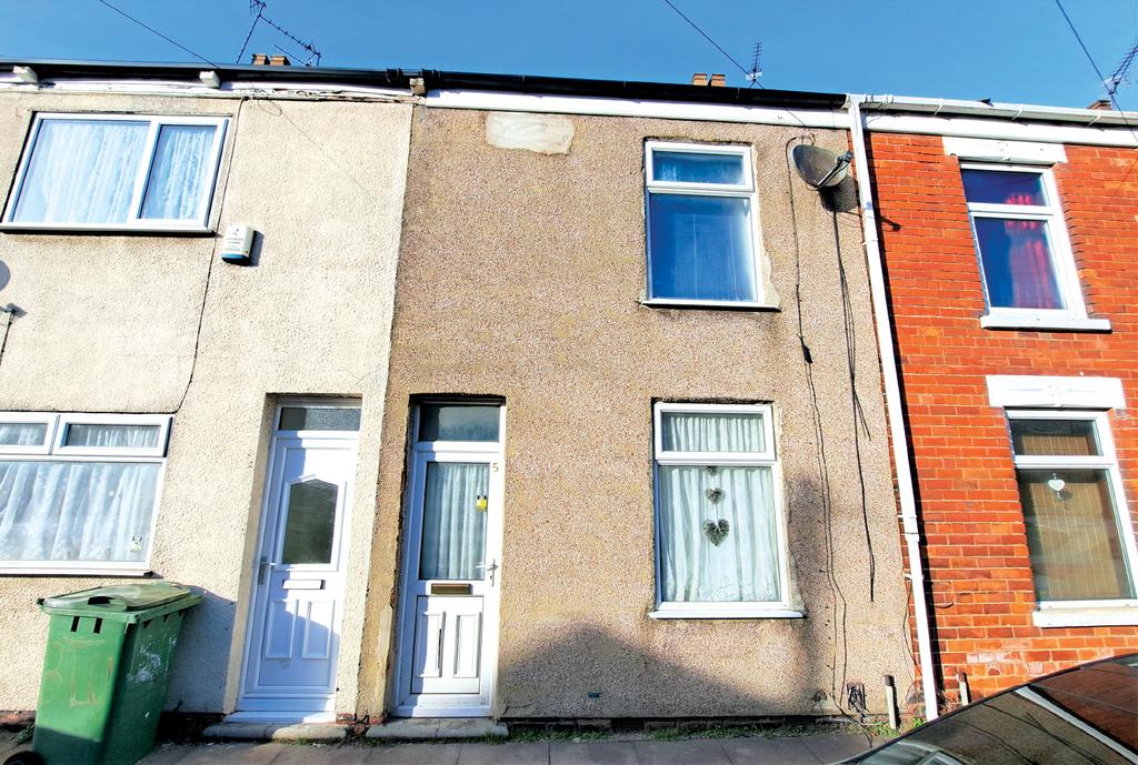 5 Julian Street, Grimsby, South... 2 bed terraced house £20,000
