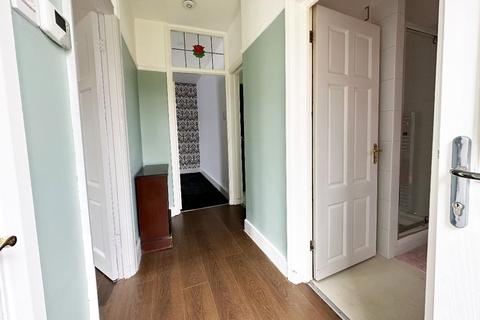 15 Michael Gardens, Hornchurch, RM11 2LJ