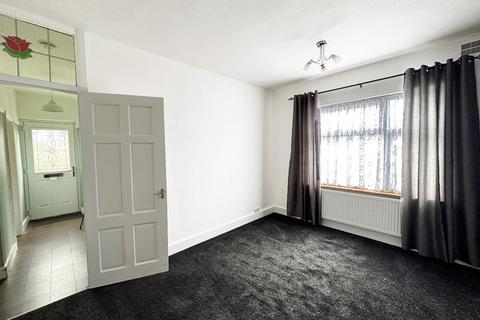 15 Michael Gardens, Hornchurch, RM11 2LJ